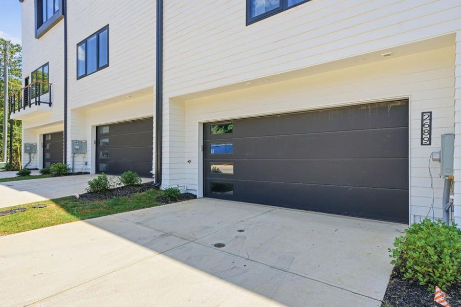 Exterior details and patio area of a home in , Decatur (Image 3).