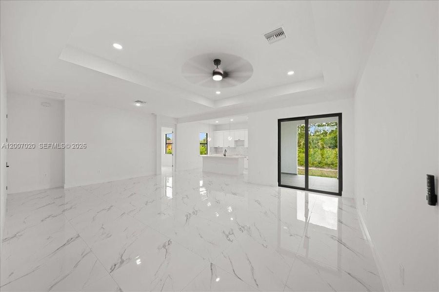 Spacious, unfurnished interior of a new home in , Lehigh Acres (Image 18).