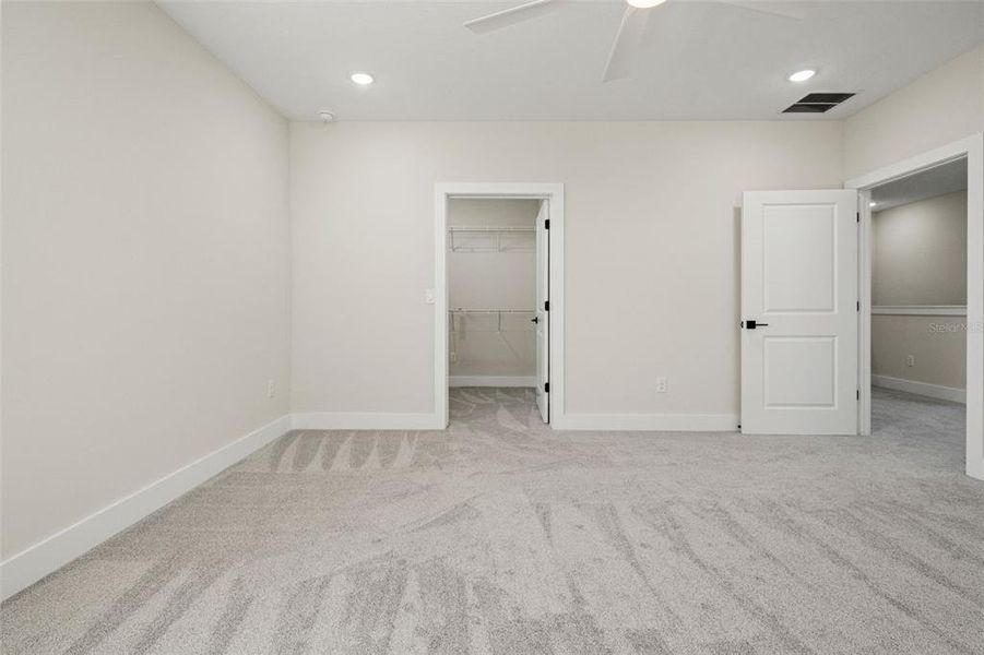 Spacious, unfurnished interior of a new home in , Holiday (Image 23).