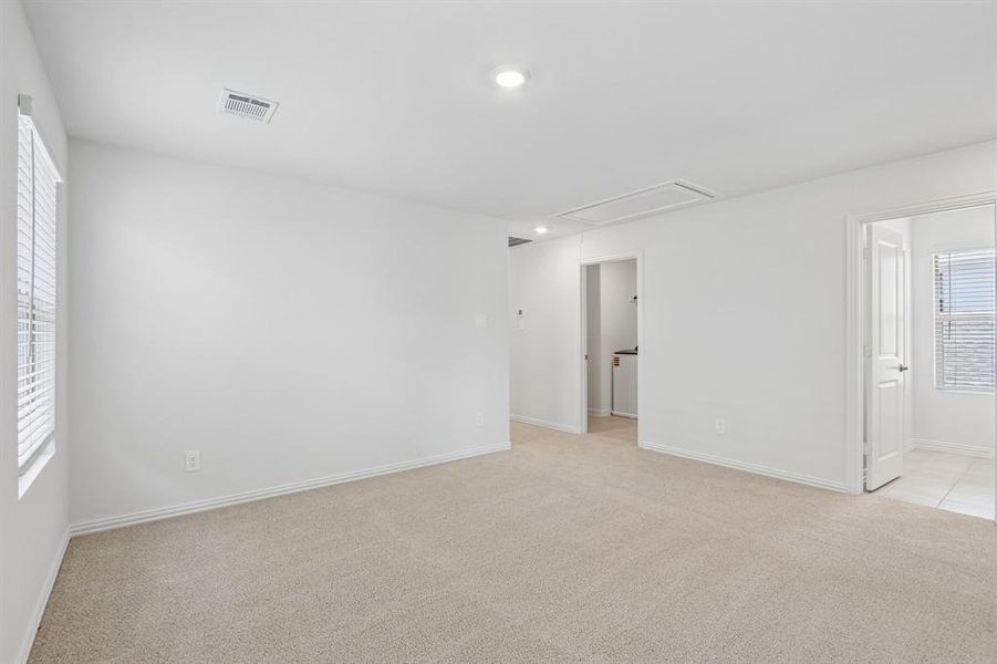 Spacious, unfurnished interior of a new home in Oak Ridge Park, Corinth (Image 25).