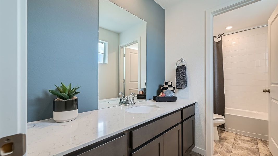 2138 Evans Bath2 F2 Base2