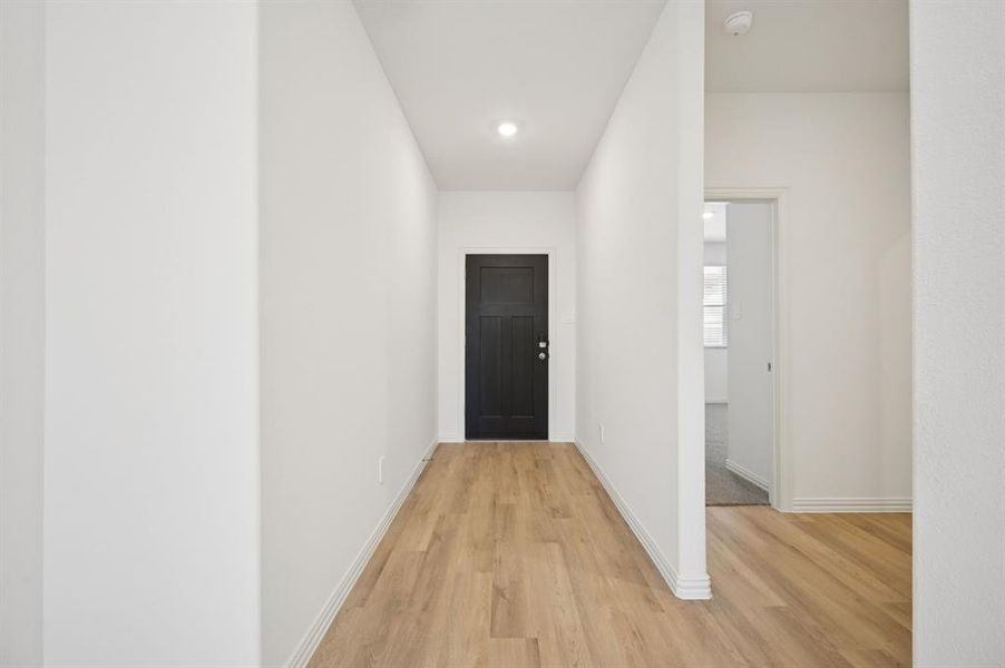 Spacious, unfurnished interior of a new home in Lakehaven - Premier Series, Farmersville (Image 29).