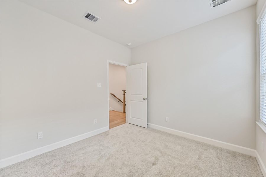 Spacious, unfurnished interior of a new home in Pearland Old Townsite, Pearland (Image 31).