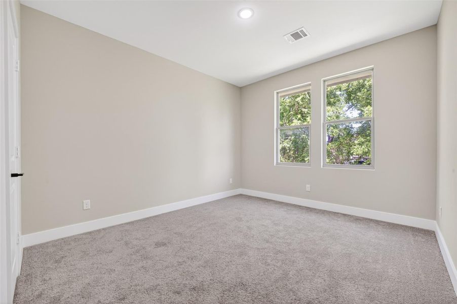 Spacious, unfurnished interior of a new home in , Houston (Image 23).