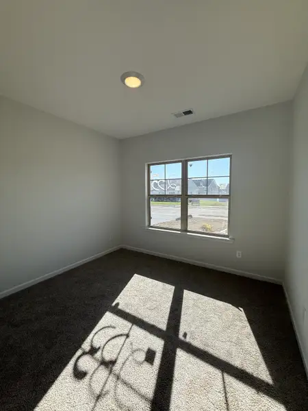 Spacious, unfurnished interior of a new home in Bradley Bend, Ashland City (Image 5).