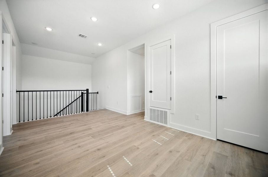 Spacious, unfurnished interior of a new home in Foxfield, Austin (Image 12).