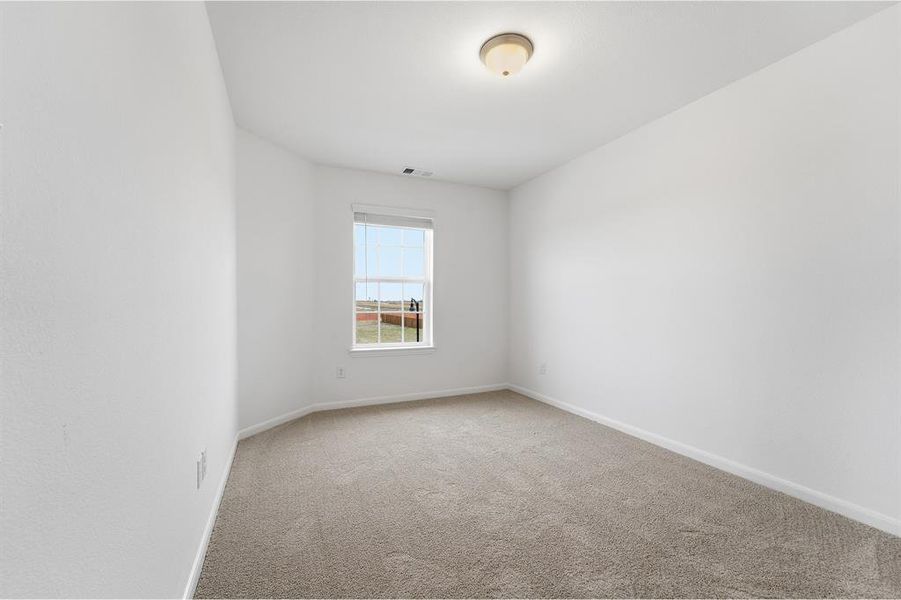 Spacious, unfurnished interior of a new home in Saddlebrook Estates, Waxahachie (Image 21).