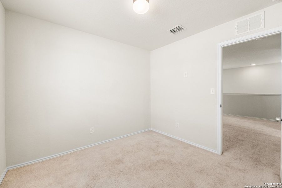 Spacious, unfurnished interior of a new home in Cinco Lakes, San Antonio (Image 23). Spacious, unfurnished interior of a new home in Cinco Lakes, San Antonio (Image 23).