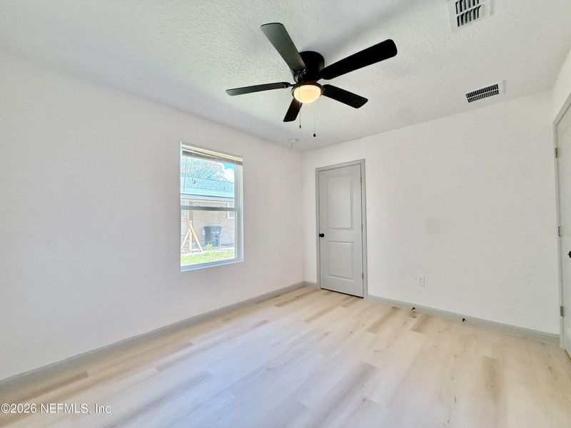 Spacious, unfurnished interior of a new home in , Jacksonville (Image 29).
