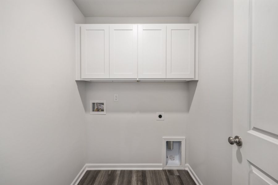 Spacious, unfurnished interior of a new home in Richmond Hill, Inman (Image 24).
