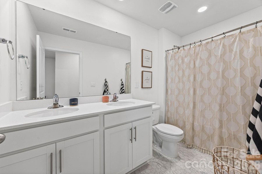 Furnished interior view inside a new home in Fergus Crossing, York (Image 9).