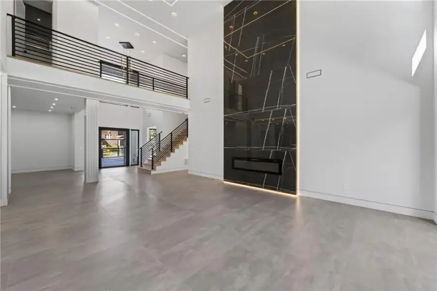 Spacious, unfurnished interior of a new home in , Smyrna (Image 23).