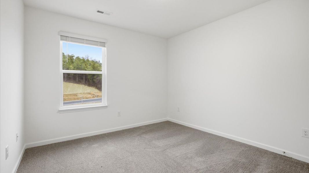 Spacious, unfurnished interior of a new home in Cherokee Crossing, Kodak (Image 19).