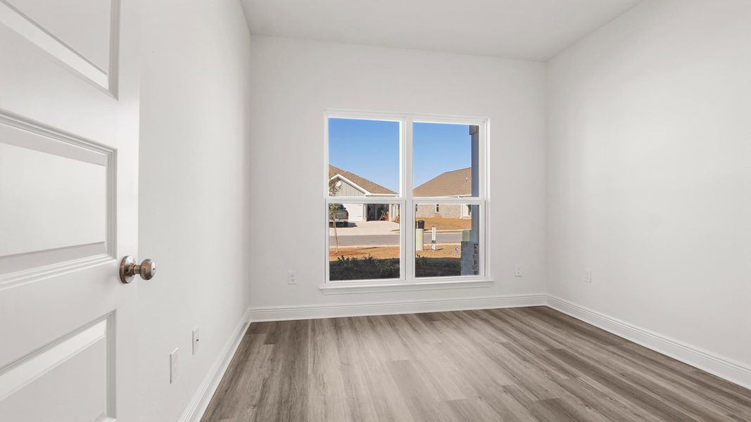Spacious, unfurnished interior of a new home in Owl's Head Farms, Freeport (Image 31).