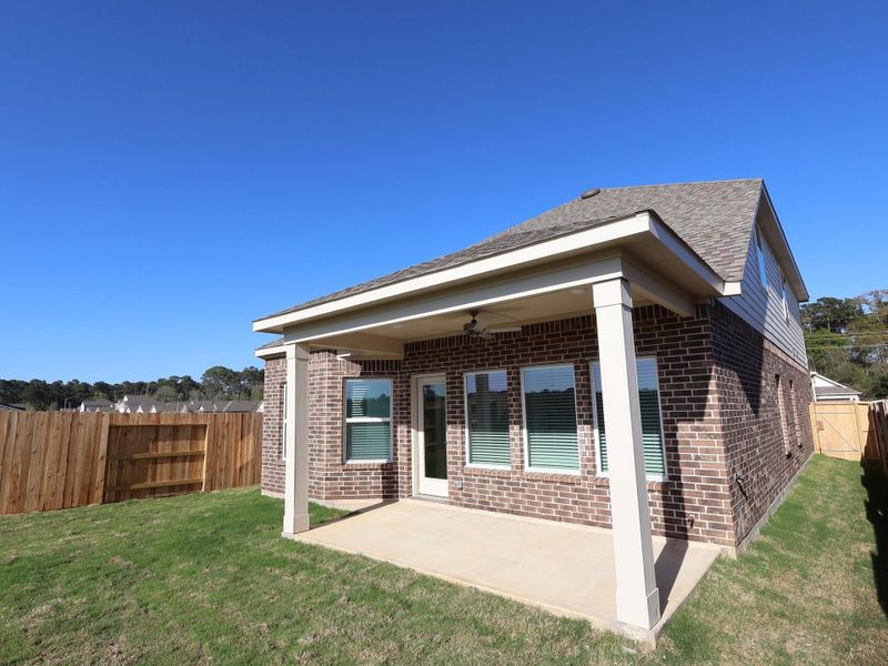 Exterior details and patio area of a home in Sorella, Tomball (Image 3).