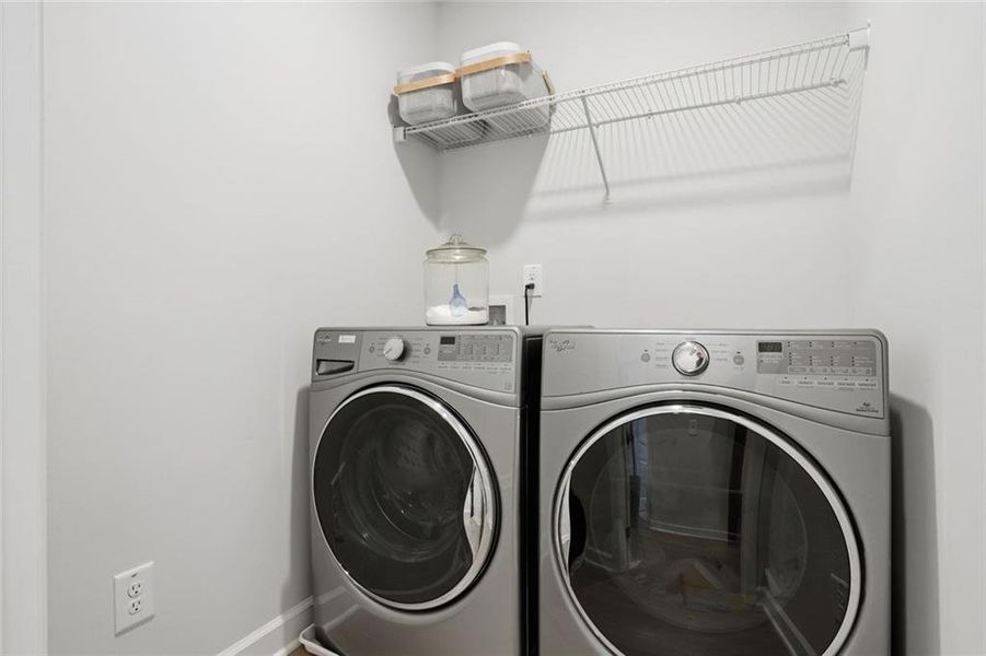 Close-up of interior finishes inside a home in Avenbrook, Mableton (Image 22).