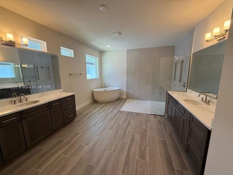 Furnished interior view inside a new home in Westlake Executive, Ormond Beach (Image 5). Furnished interior view inside a new home in Westlake Executive, Ormond Beach (Image 5).