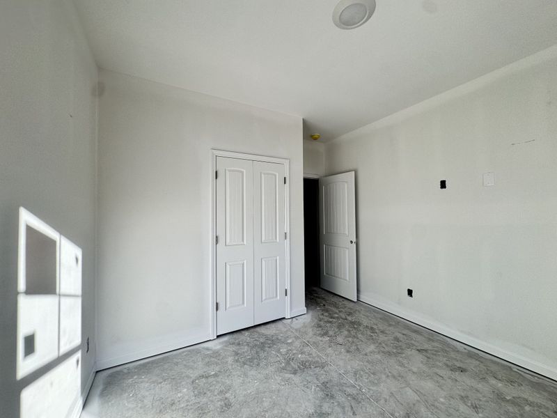 Image 11 of a home in Wheatfield.