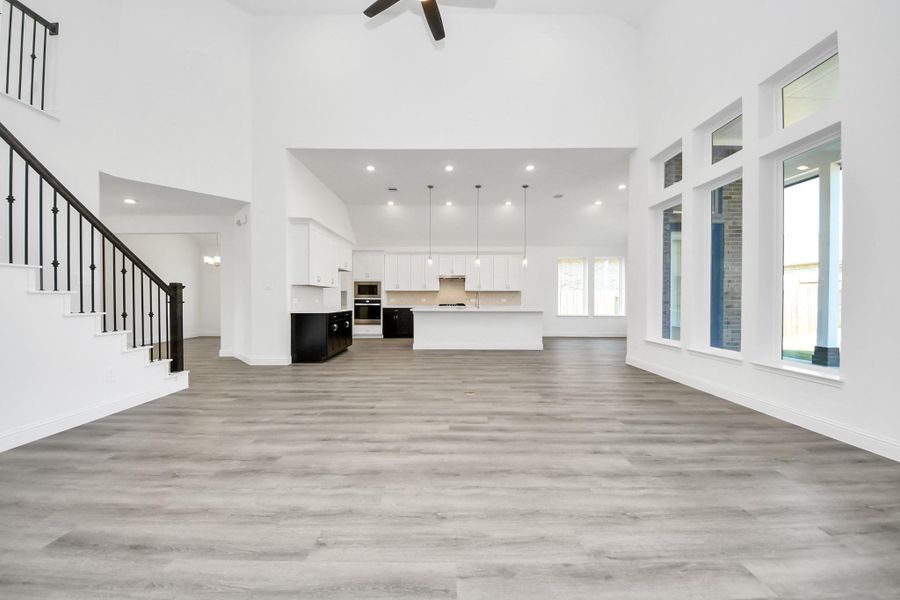 Spacious, unfurnished interior of a new home in ARTAVIA, Conroe (Image 29).