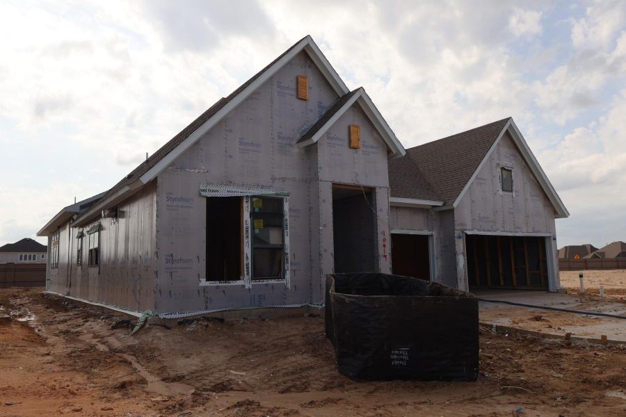 Let us show you how our advanced framing techniques have stood the test of time and allow more insulation for a quieter and more energy-efficient home. Let us show you how our advanced framing techniques have stood the test of time and allow more insulation for a quieter and more energy-efficient home.