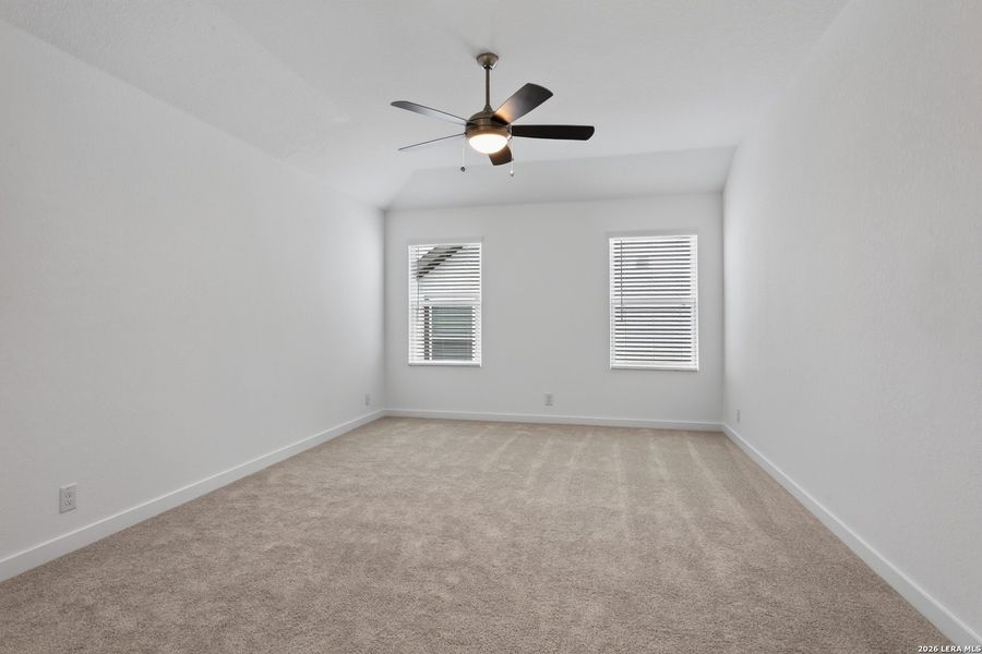 Spacious, unfurnished interior of a new home in , San Antonio (Image 14).