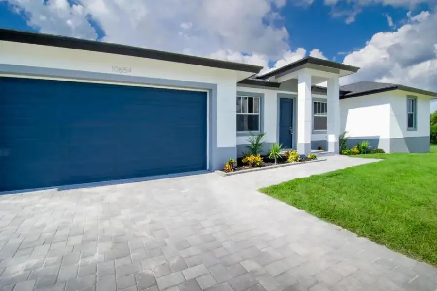 Main Entrance & Garage-o