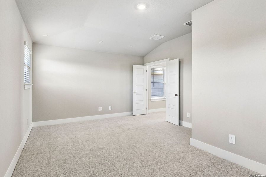 Spacious, unfurnished interior of a new home in Stetson Ridge, Marion (Image 30).