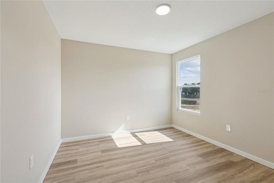 Spacious, unfurnished interior of a new home in Sabana Reserve, Ocala (Image 16).