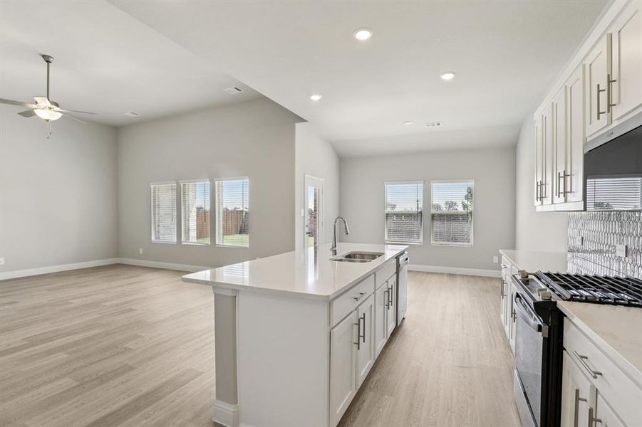 Photo is not of the actual home, but is an inspirational photo of builder’s model home and may depict options, furnishings, and/or decorator features that are not included. Photo is not of the actual home, but is an inspirational photo of builder’s model home and may depict options, furnishings, and/or decorator features that are not included.