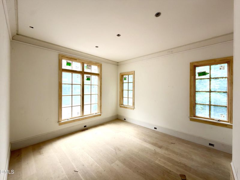 Main Floor Guest Suite