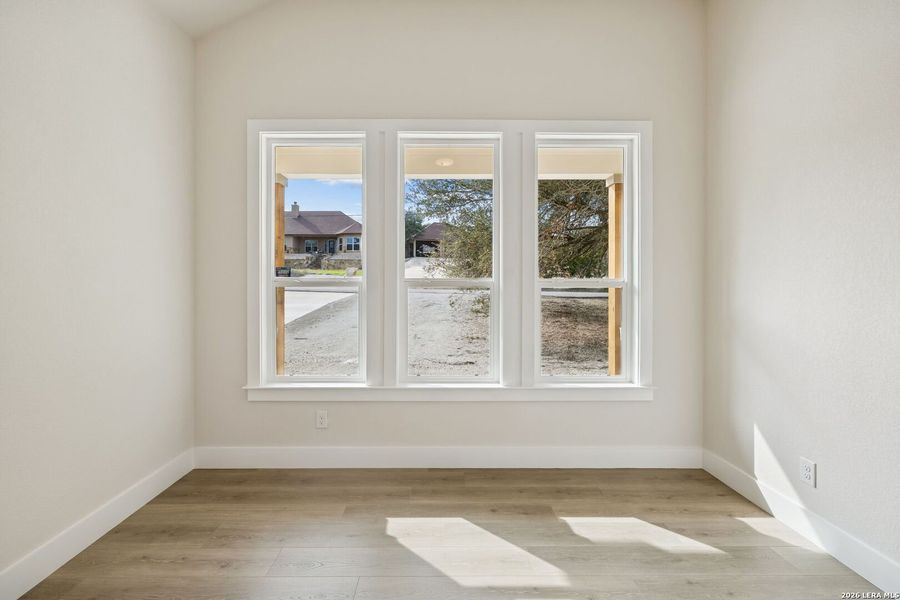 Spacious, unfurnished interior of a new home in , Fischer (Image 20).