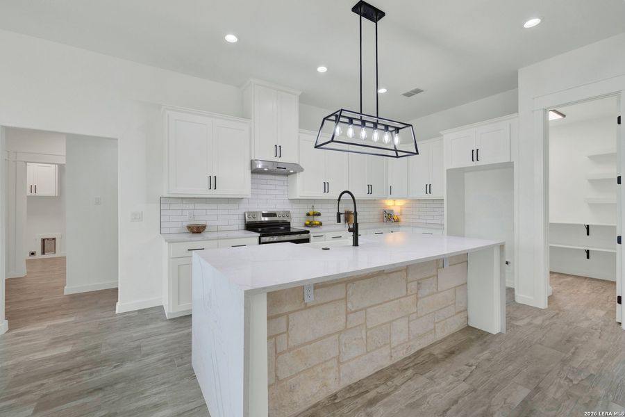 Furnished interior view inside a new home in , Seguin (Image 37).