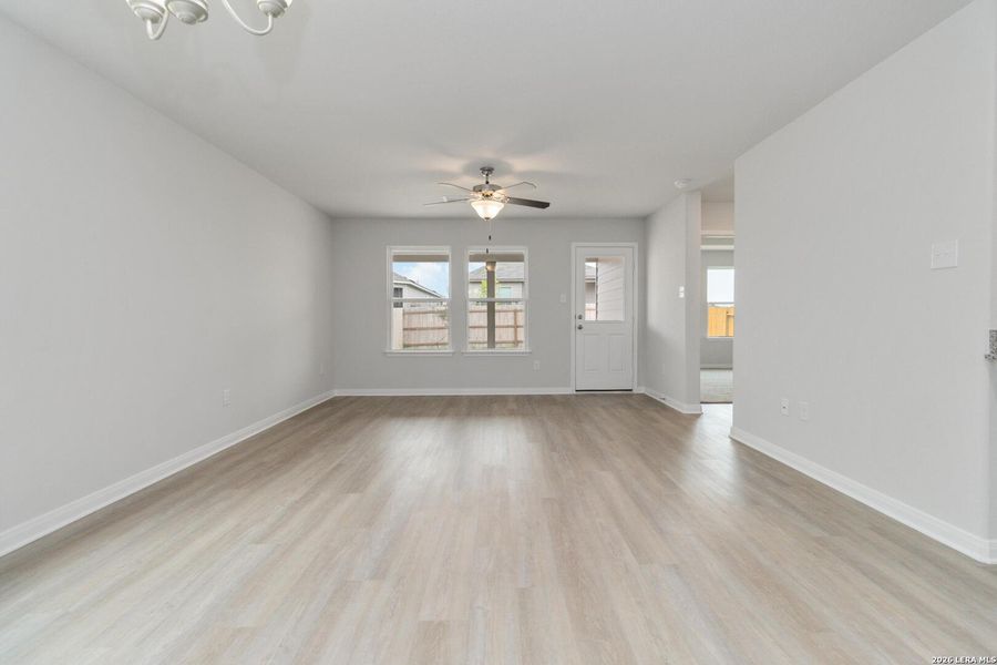Spacious, unfurnished interior of a new home in Willow Point, San Antonio (Image 16).
