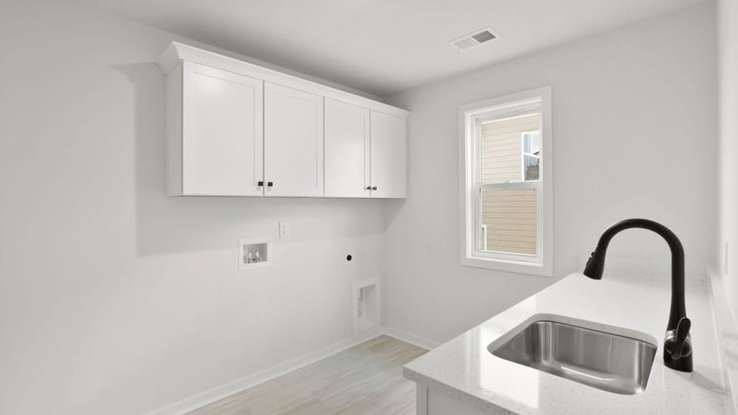 Spacious, unfurnished interior of a new home in Harrison Valley, Simpsonville (Image 38).