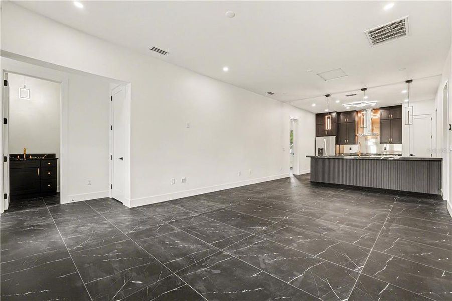 Spacious, unfurnished interior of a new home in , Seffner (Image 33).