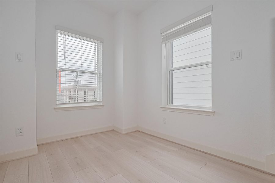 Spacious, unfurnished interior of a new home in Regents Court, Houston (Image 16). Spacious, unfurnished interior of a new home in Regents Court, Houston (Image 16).