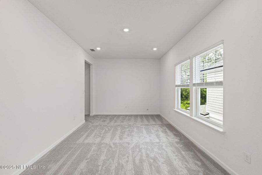 Spacious, unfurnished interior of a new home in Beacon Lake, St. Augustine (Image 49).