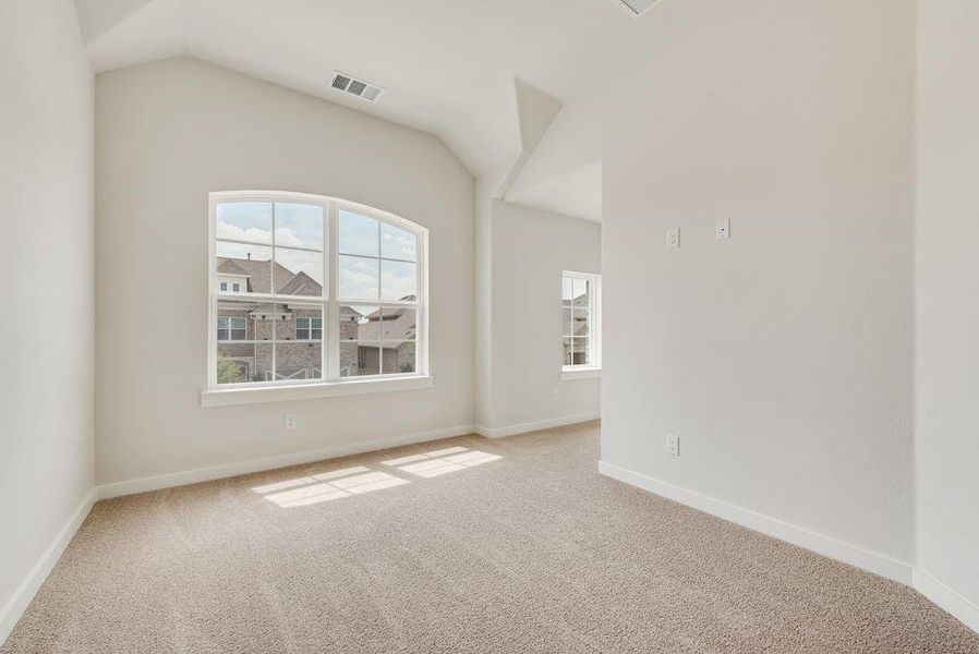 Spacious, unfurnished interior of a new home in Edgewater, Fate (Image 13).
