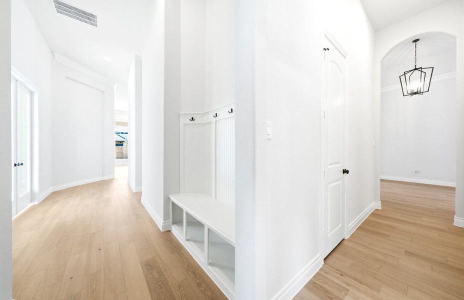 Spacious, unfurnished interior of a new home in Artavia 70′, Conroe (Image 22).