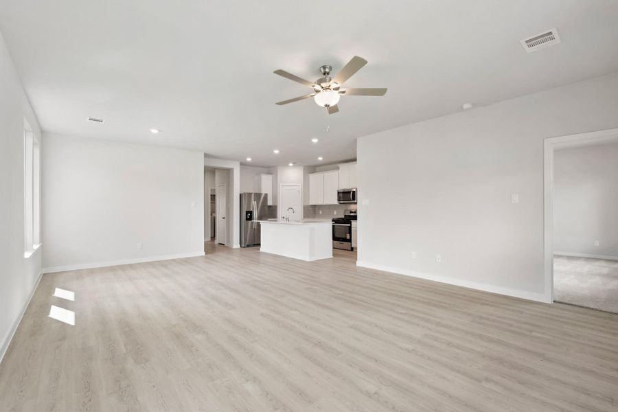 Spacious, unfurnished interior of a new home in Fulshear Lakes 45' at Fulshear Lakes, Fulshear (Image 14). Spacious, unfurnished interior of a new home in Fulshear Lakes 45' at Fulshear Lakes, Fulshear (Image 14).