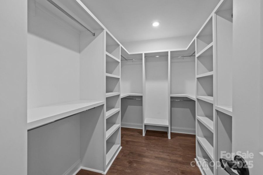 Image 34 of a home in .