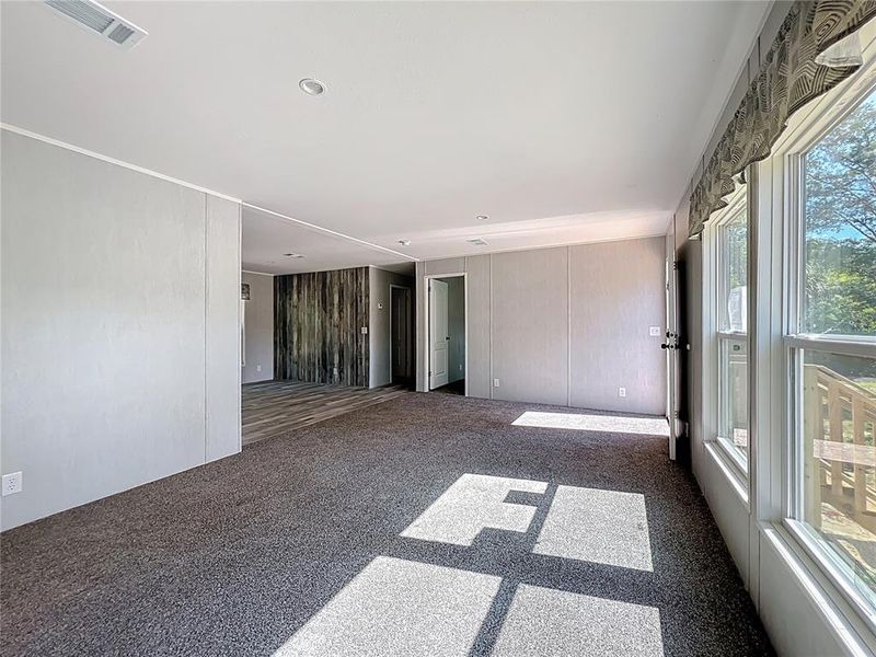 Spacious, unfurnished interior of a new home in , Inglis (Image 12).