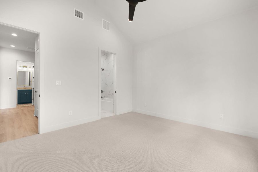 Spacious, unfurnished interior of a new home in , Burnet (Image 20). Spacious, unfurnished interior of a new home in , Burnet (Image 20).