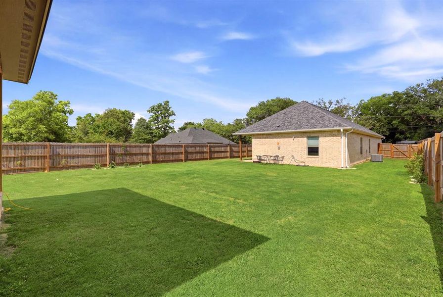 Exterior details and patio area of a home in , Arp (Image 4).