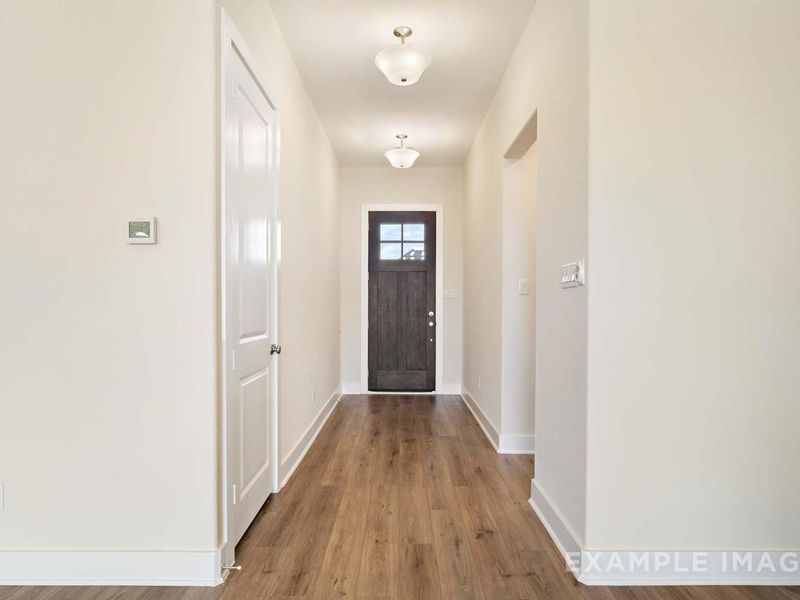 Spacious, unfurnished interior of a new home in Lago Mar, Texas City (Image 13).