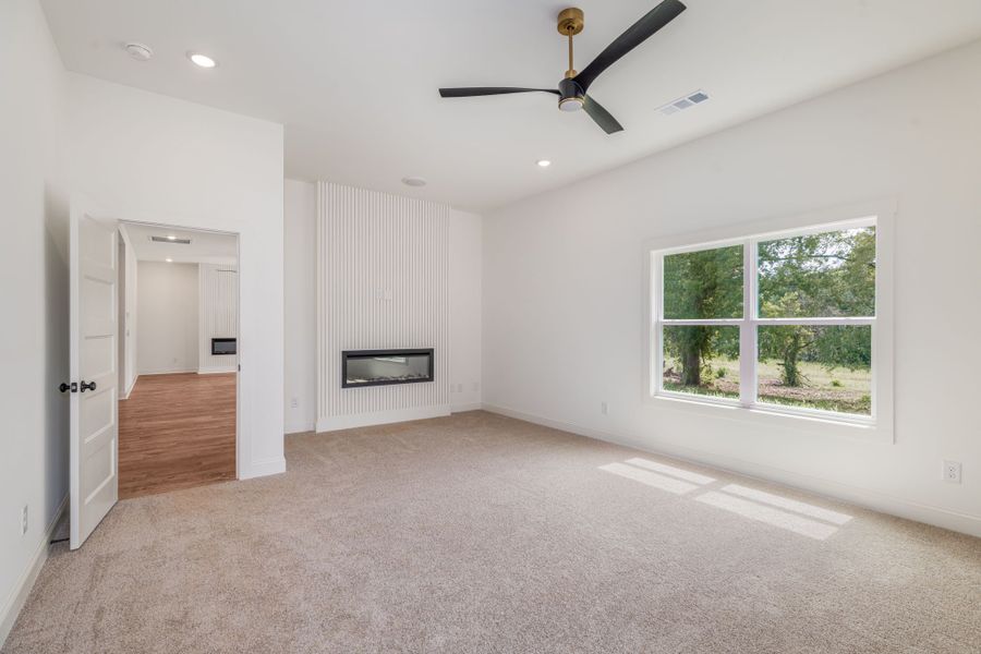 Spacious, unfurnished interior of a new home in The Reserve at Reidsboro, Williamson (Image 41).