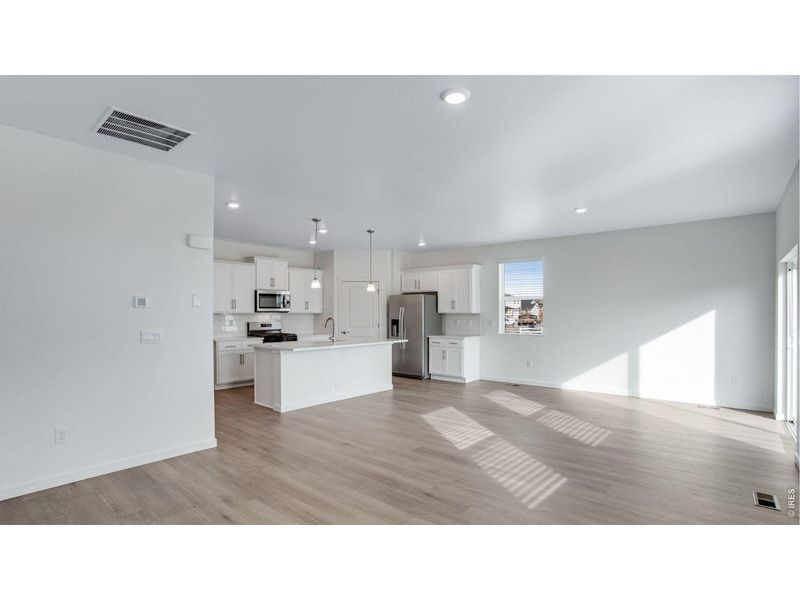Spacious, unfurnished interior of a new home in Hansen Farm, Fort Collins (Image 11).