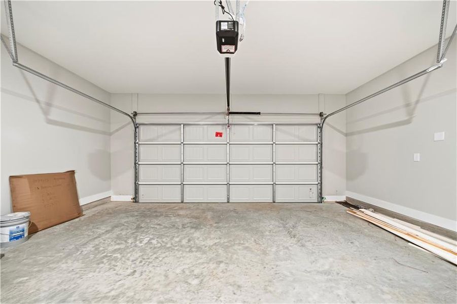 Spacious, unfurnished interior of a new home in Benson Estates, Dallas (Image 24).