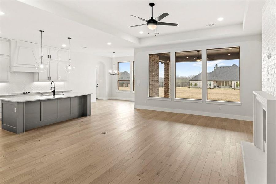 20. 160 Waterview - Family (2)