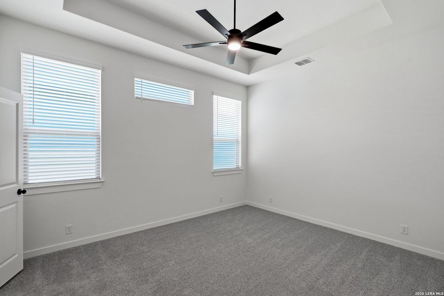 Spacious, unfurnished interior of a new home in The Crossvine, Schertz (Image 17).